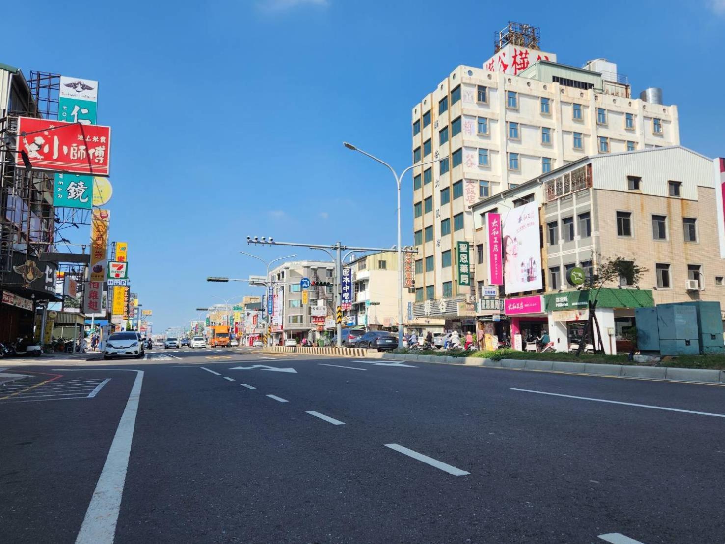 Hua Ku Hotel Đài Nam Ngoại thất bức ảnh